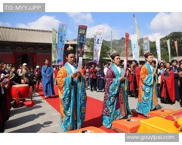 足球明星齐聚中国祈福图展现团结与希望的美好愿景